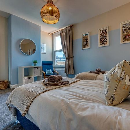 2 Bedrooms Modern, Stunning & Stylish Contractor House, Prime Portsmouth Location With Free Parking Permit, Summer Special Offer!! - By Blue Puffin Stays Buitenkant foto