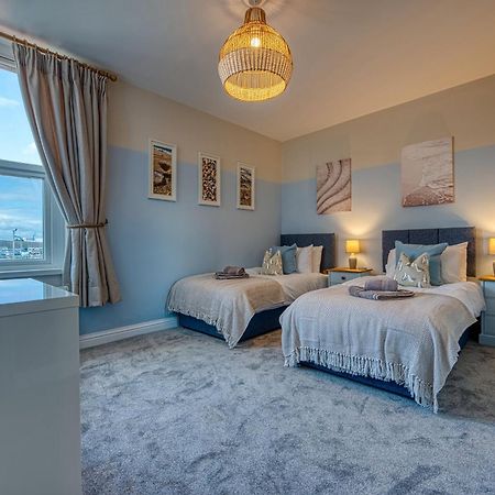 2 Bedrooms Modern, Stunning & Stylish Contractor House, Prime Portsmouth Location With Free Parking Permit, Summer Special Offer!! - By Blue Puffin Stays Buitenkant foto