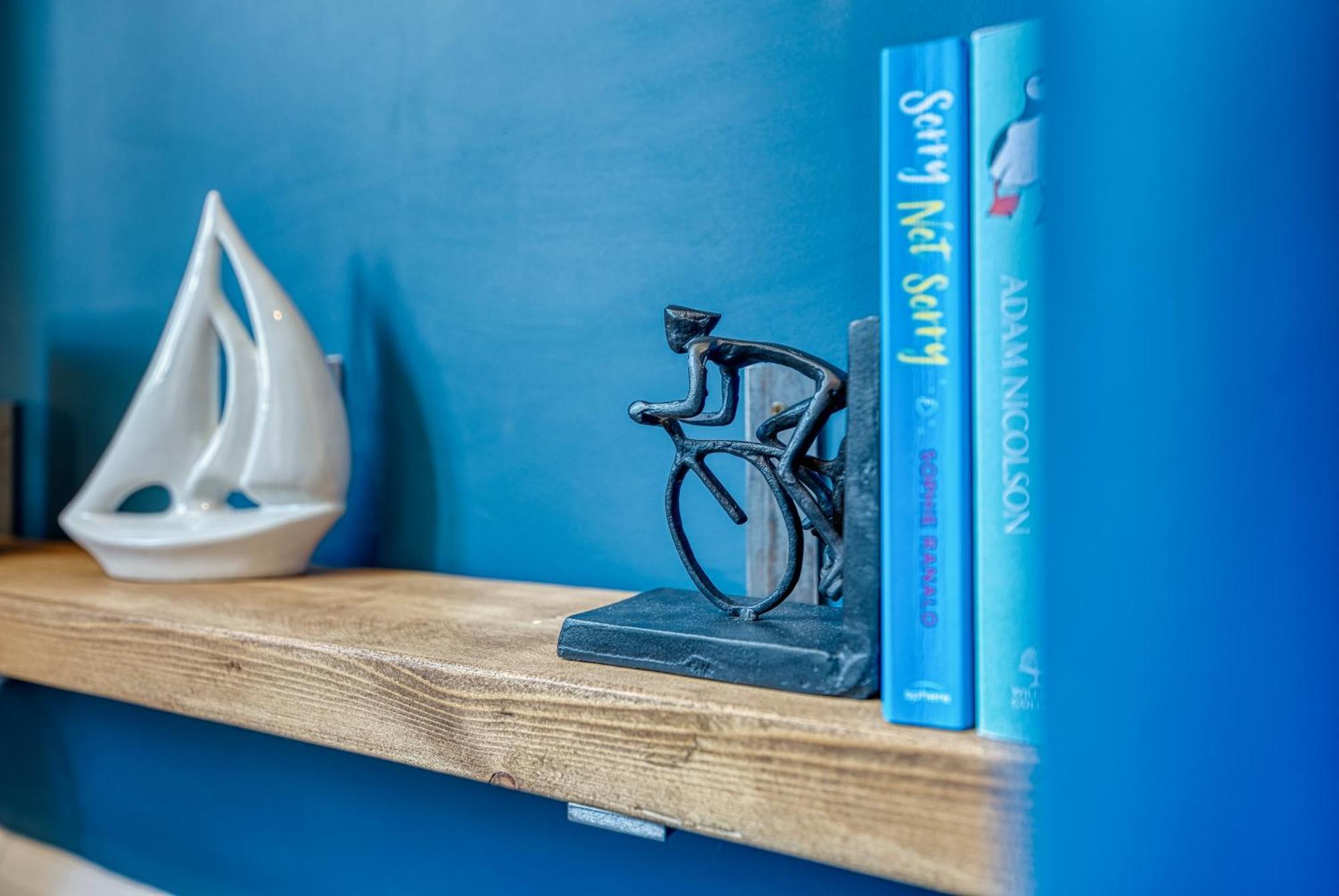 2 Bedrooms Modern, Stunning & Stylish Contractor House, Prime Portsmouth Location With Free Parking Permit, Summer Special Offer!! - By Blue Puffin Stays Buitenkant foto