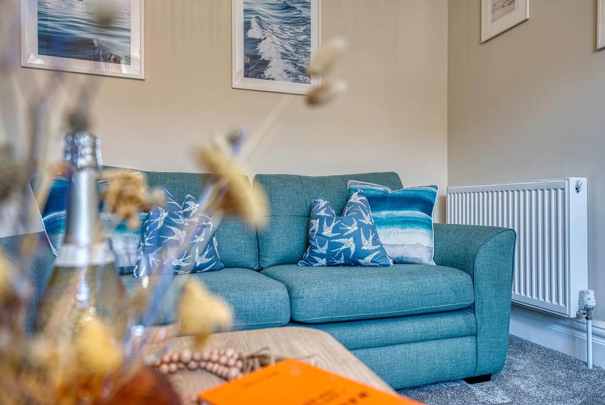 2 Bedrooms Modern, Stunning & Stylish Contractor House, Prime Portsmouth Location With Free Parking Permit, Summer Special Offer!! - By Blue Puffin Stays Buitenkant foto
