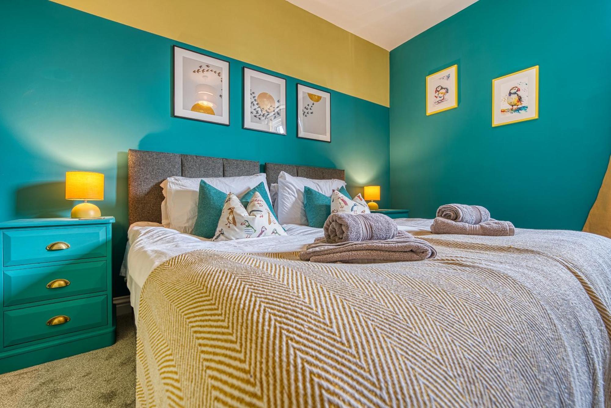 2 Bedrooms Modern, Stunning & Stylish Contractor House, Prime Portsmouth Location With Free Parking Permit, Summer Special Offer!! - By Blue Puffin Stays Buitenkant foto