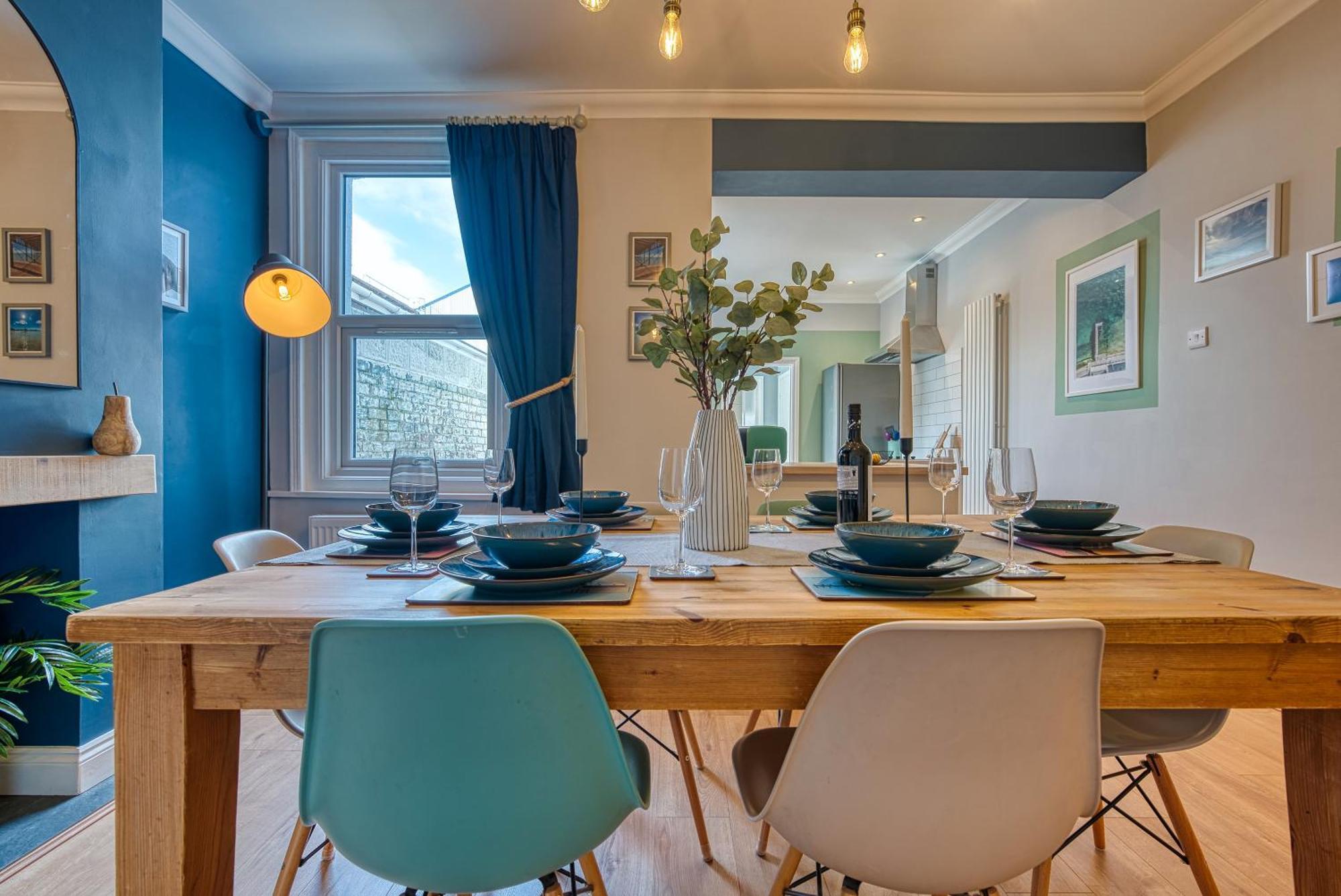 2 Bedrooms Modern, Stunning & Stylish Contractor House, Prime Portsmouth Location With Free Parking Permit, Summer Special Offer!! - By Blue Puffin Stays Buitenkant foto