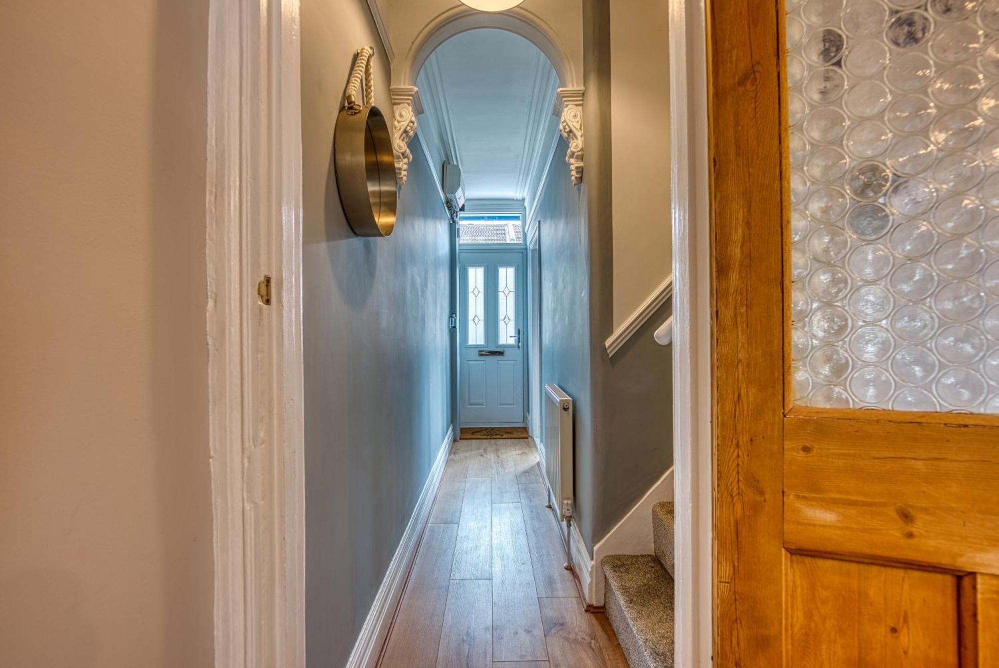2 Bedrooms Modern, Stunning & Stylish Contractor House, Prime Portsmouth Location With Free Parking Permit, Summer Special Offer!! - By Blue Puffin Stays Buitenkant foto