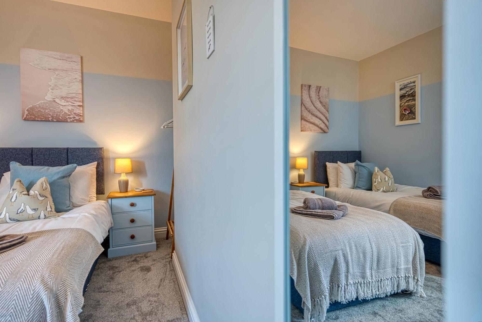 2 Bedrooms Modern, Stunning & Stylish Contractor House, Prime Portsmouth Location With Free Parking Permit, Summer Special Offer!! - By Blue Puffin Stays Buitenkant foto