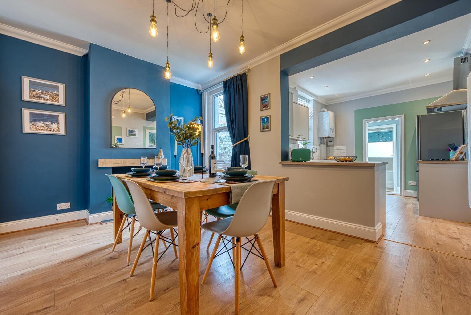 2 Bedrooms Modern, Stunning & Stylish Contractor House, Prime Portsmouth Location With Free Parking Permit, Summer Special Offer!! - By Blue Puffin Stays Buitenkant foto