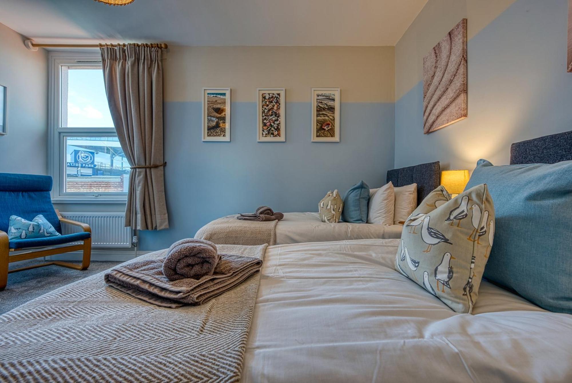 2 Bedrooms Modern, Stunning & Stylish Contractor House, Prime Portsmouth Location With Free Parking Permit, Summer Special Offer!! - By Blue Puffin Stays Buitenkant foto